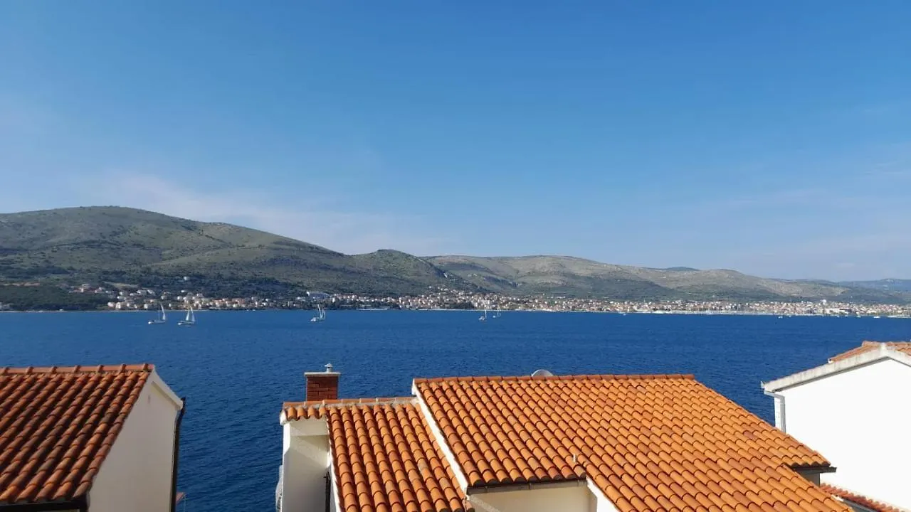 ***Strawberry Apartments*** Donji Okrug  Croatia